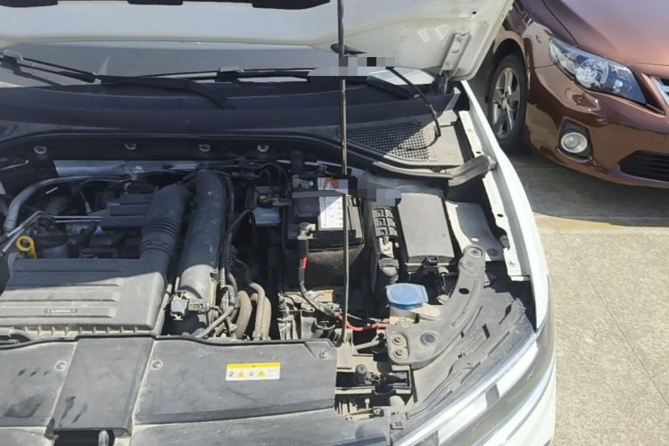 Used Volkswagen T-ROC 2021 280TSI DSG Two-Wheel Drive Elite Connect Edition Engine Bay Left
