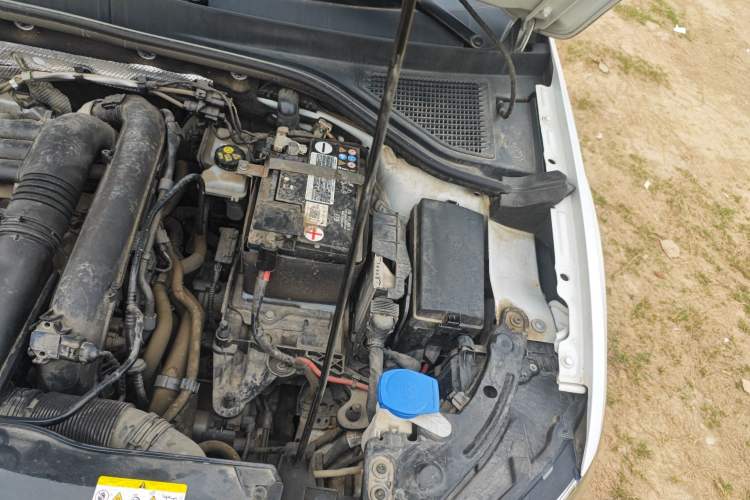 Used Volkswagen T-ROC 2021 280TSI DSG Two-Wheel Drive Comfort Connect Edition Engine Bay Left