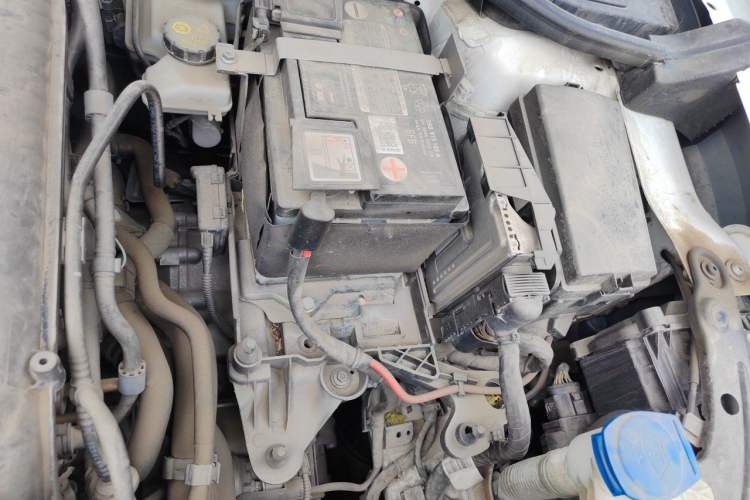 Used Volkswagen T-ROC 2021 280TSI DSG Two-Wheel Drive Comfort Connect Edition Engine Bay Left