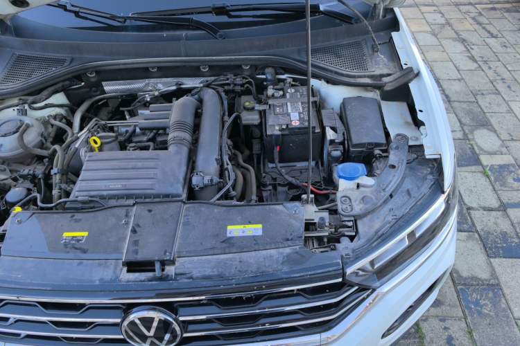 Used Volkswagen T-ROC 2021 280TSI DSG Two-Wheel Drive Comfort Connect Edition Engine Bay Left