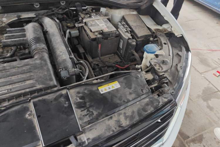 Used Volkswagen T-ROC 2021 280TSI DSG Two-Wheel Drive Comfort Connect Edition Engine Bay Left