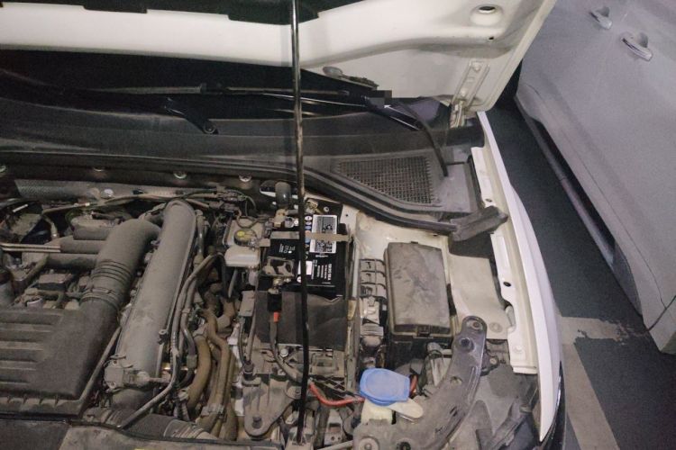 Used Volkswagen T-ROC 2021 280TSI DSG Two-Wheel Drive Comfort Connect Edition Engine Bay Left