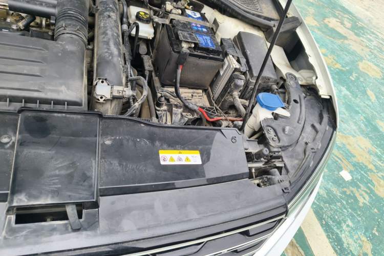 Used Volkswagen T-ROC 2021 280TSI DSG Two-Wheel Drive Elite Connect Edition Engine Bay Left