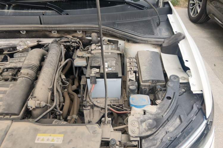 Used Volkswagen T-ROC 2021 280TSI DSG Two-Wheel Drive Comfort Connect Edition Engine Bay Left