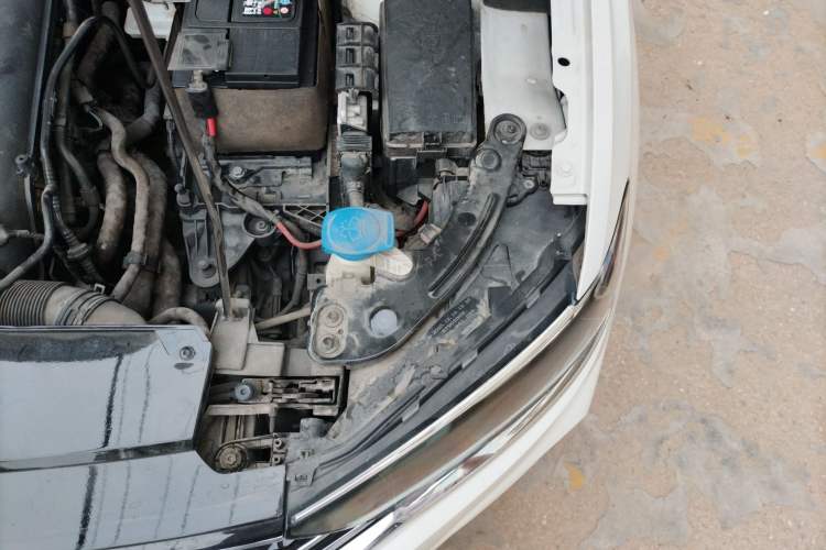 Used Volkswagen T-ROC 2021 280TSI DSG Two-Wheel Drive Elite Connect Edition Engine Bay Left