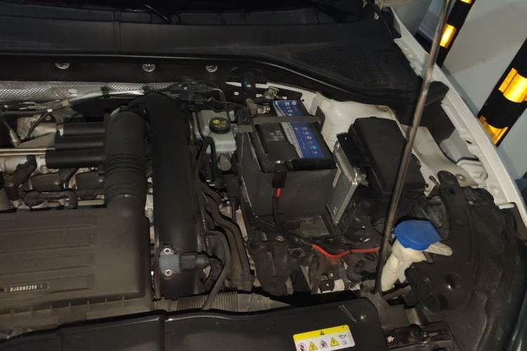 Used Volkswagen T-ROC 2021 280TSI DSG Two-Wheel Drive Comfort Connect Edition Engine Bay Left