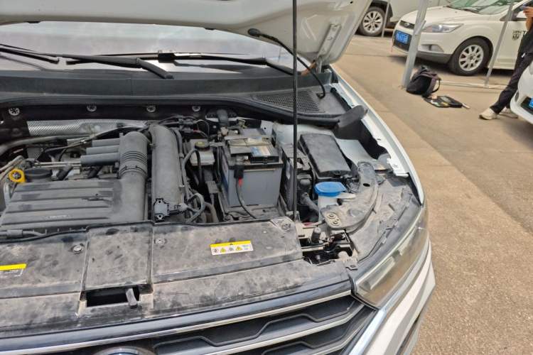 Used Volkswagen T-ROC 2021 280TSI DSG Two-Wheel Drive Comfort Connect Edition Engine Bay Left