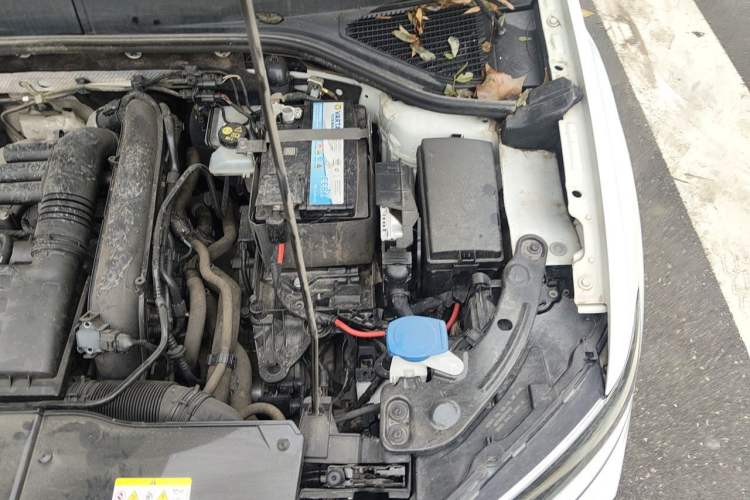 Used Volkswagen T-ROC 2021 280TSI DSG Two-Wheel Drive Comfort Connect 30th Anniversary Edition Engine Bay Left
