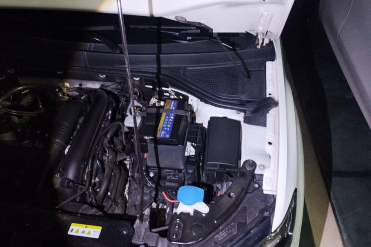 Used Volkswagen T-ROC 2021 280TSI DSG Two-Wheel Drive Elite Connect Edition Engine Bay Left