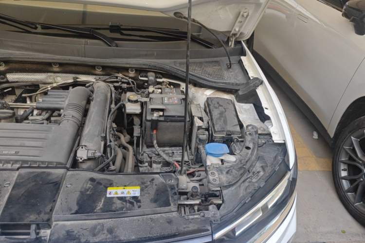Used Volkswagen T-ROC 2021 280TSI DSG Two-Wheel Drive Comfort Connect Edition Engine Bay Left