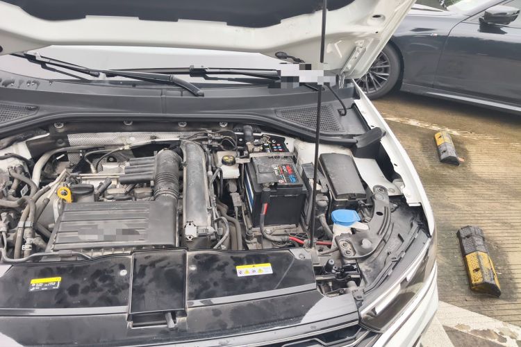 Used Volkswagen T-ROC 2021 280TSI DSG Two-Wheel Drive Comfort Connect Edition Engine Bay Left