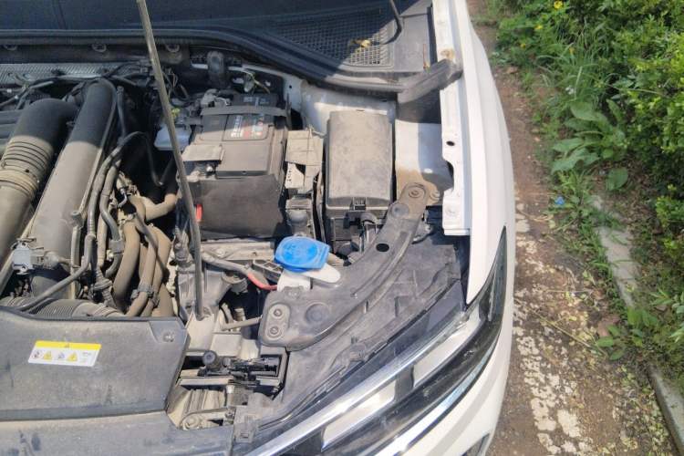 Used Volkswagen T-ROC 2021 280TSI DSG Two-Wheel Drive Comfort Connect Edition Engine Bay Left