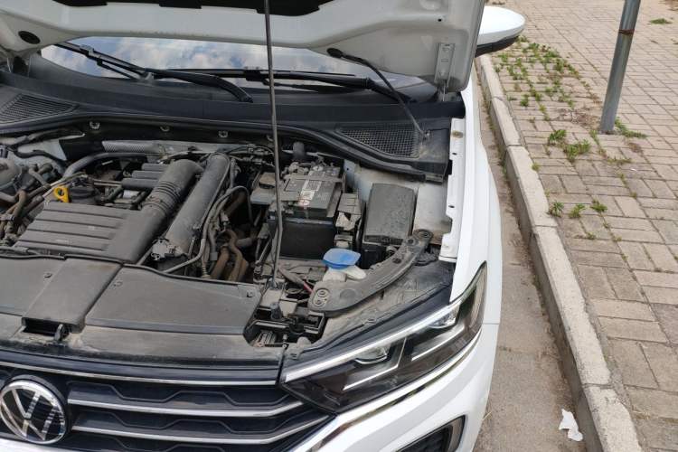 Used Volkswagen T-ROC 2021 280TSI DSG Two-Wheel Drive Comfort Connect Edition Engine Bay Left