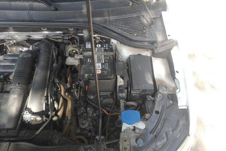 Used Volkswagen T-ROC 2021 Revised Version 280TSI DSG Two-Wheel Drive Elite Connect Edition Engine Bay Left