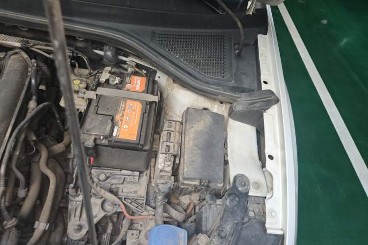 Used Volkswagen T-ROC 2021 280TSI DSG Two-Wheel Drive Comfort Connect Edition Engine Bay Left