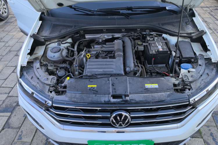 Used Volkswagen T-ROC 2021 280TSI DSG Two-Wheel Drive Comfort Connect Edition Engine Bay