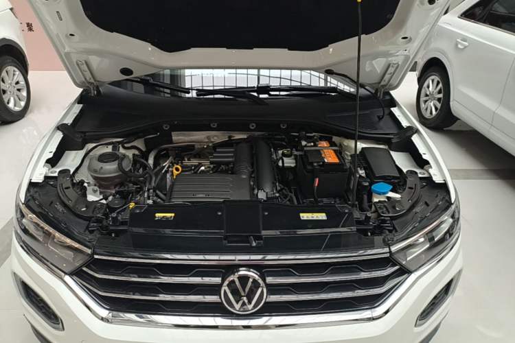 Used Volkswagen T-ROC 2021 280TSI DSG Two-Wheel Drive Comfort Connect Edition Engine Bay