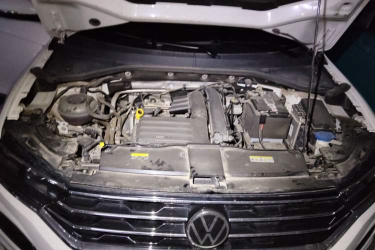 Used Volkswagen T-ROC 2021 280TSI DSG Two-Wheel Drive R-Line Pro Connected Version Engine Bay