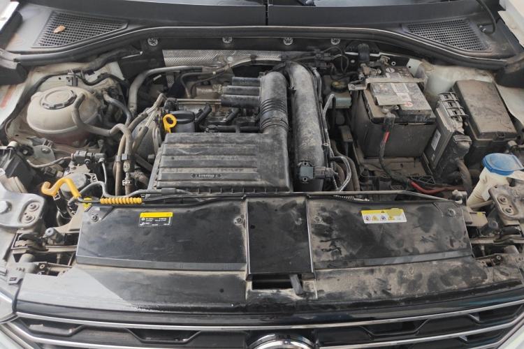 Used Volkswagen T-ROC 2021 280TSI DSG Two-Wheel Drive Comfort Connect Edition Engine Bay