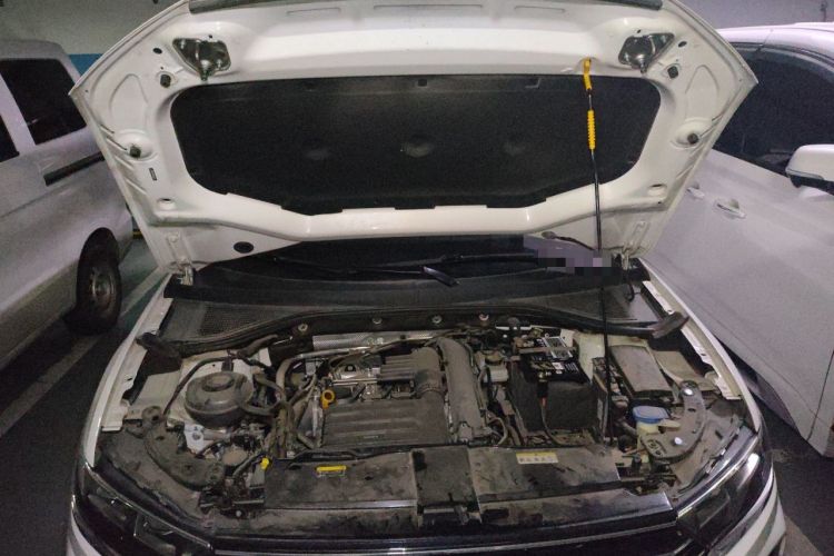 Used Volkswagen T-ROC 2021 280TSI DSG Two-Wheel Drive Comfort Connect Edition Engine Bay