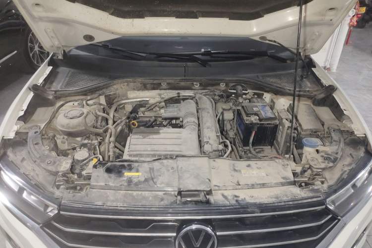 Used Volkswagen T-ROC 2021 280TSI DSG Two-Wheel Drive Elite Connect Edition Engine Bay