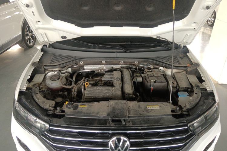 Used Volkswagen T-ROC 2021 280TSI DSG Two-Wheel Drive Comfort Connect Edition Engine Bay