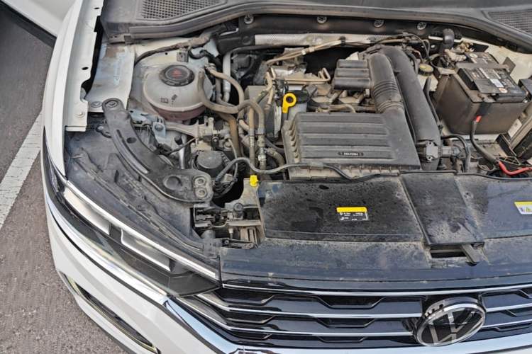 Used Volkswagen T-ROC 2021 280TSI DSG Two-Wheel Drive Comfort Connect Edition Engine Bay Right