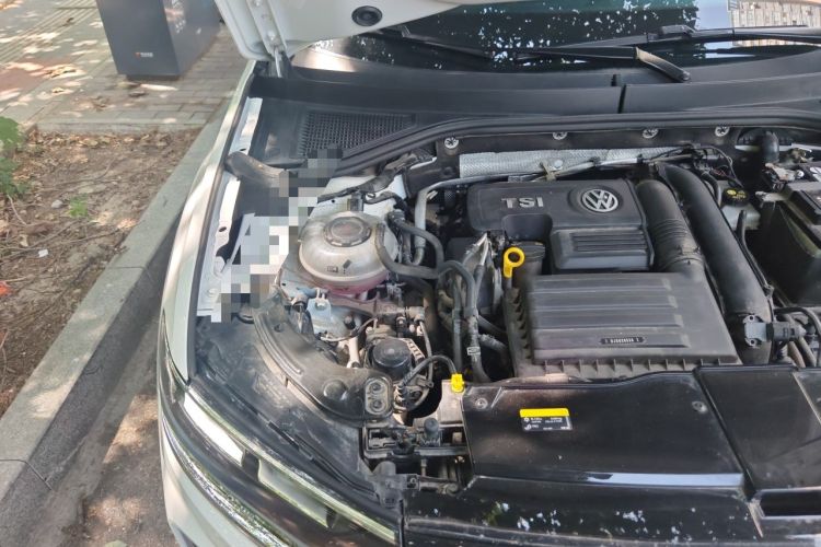 Used Volkswagen T-ROC 2021 280TSI DSG Two-Wheel Drive Elite Connect Edition Engine Bay Right