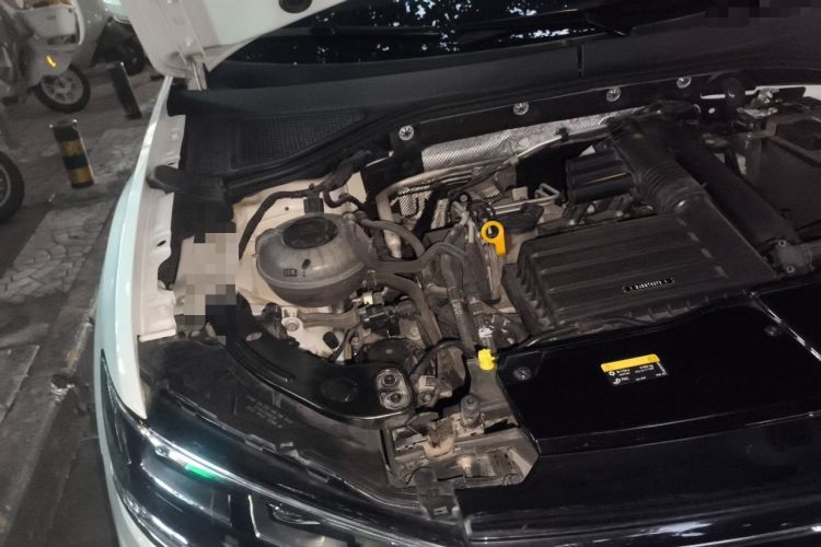 Used Volkswagen T-ROC 2021 280TSI DSG Two-Wheel Drive Elite Connect Edition Engine Bay Right