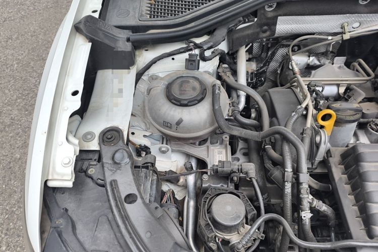 Used Volkswagen T-ROC 2021 280TSI DSG Two-Wheel Drive Elite Connect Edition Engine Bay Right