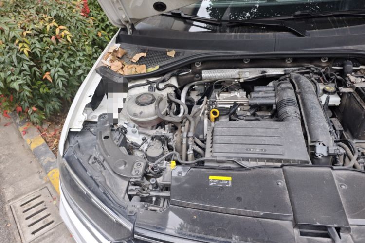 Used Volkswagen T-ROC 2021 280TSI DSG Two-Wheel Drive Comfort Connect Edition Engine Bay Right