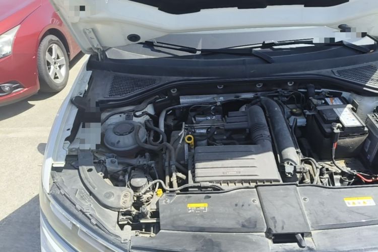 Used Volkswagen T-ROC 2021 280TSI DSG Two-Wheel Drive Elite Connect Edition Engine Bay Right