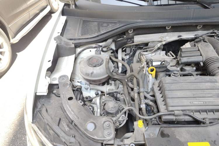 Used Volkswagen T-ROC 2021 280TSI DSG Two-Wheel Drive Elite Connect Edition Engine Bay Right