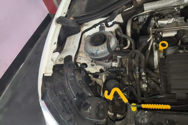 Used Volkswagen T-ROC 2021 Revised Version 280TSI DSG Two-Wheel Drive Elite Connect Edition Engine Bay Right