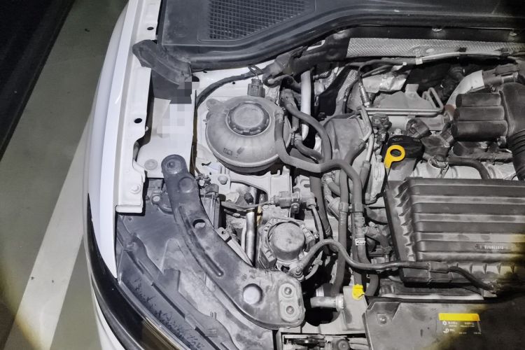 Used Volkswagen T-ROC 2021 280TSI DSG Two-Wheel Drive Elite Connect Edition Engine Bay Right