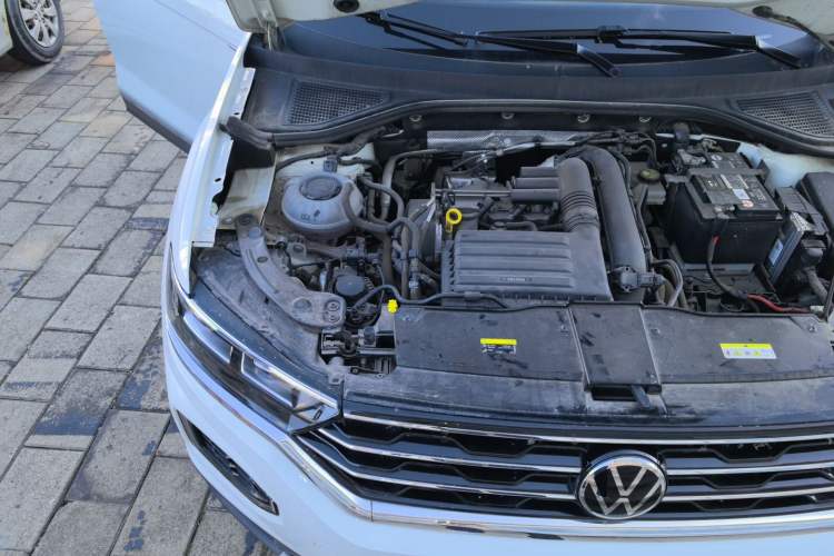 Used Volkswagen T-ROC 2021 280TSI DSG Two-Wheel Drive Comfort Connect Edition Engine Bay Right