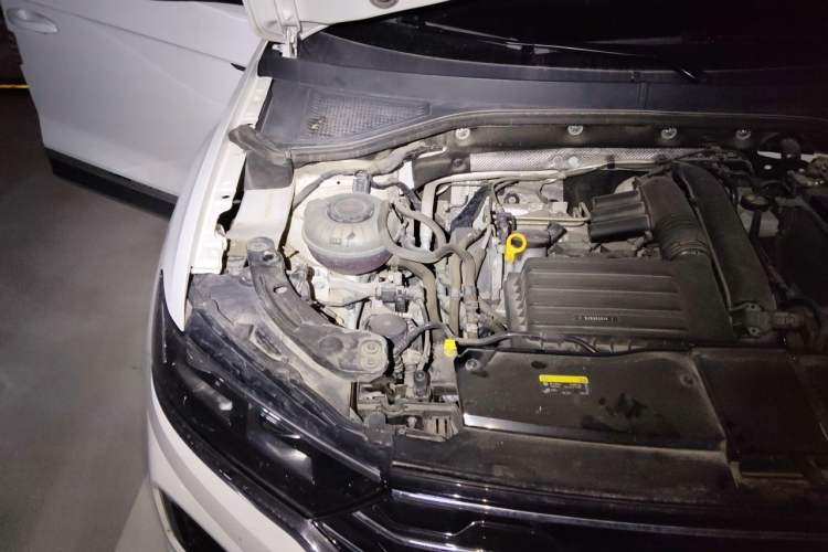 Used Volkswagen T-ROC 2021 280TSI DSG Two-Wheel Drive R-Line Pro Connected Version Engine Bay Right