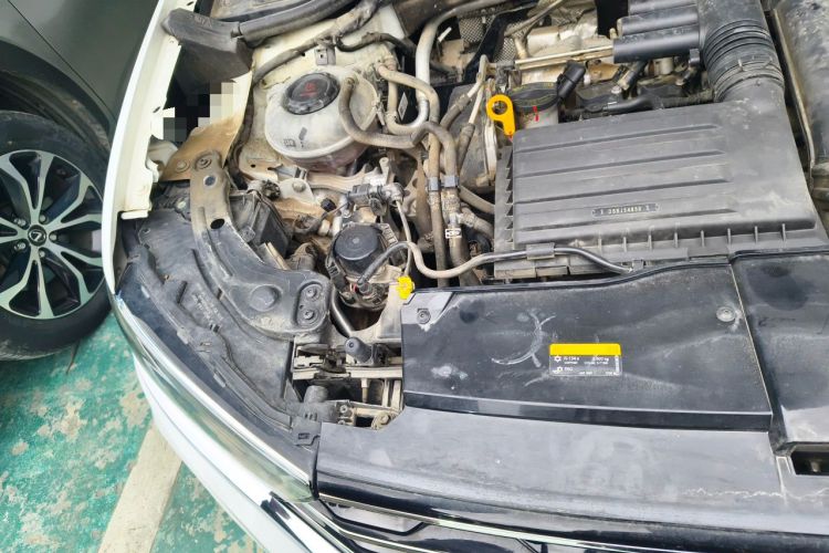 Used Volkswagen T-ROC 2021 280TSI DSG Two-Wheel Drive Elite Connect Edition Engine Bay Right