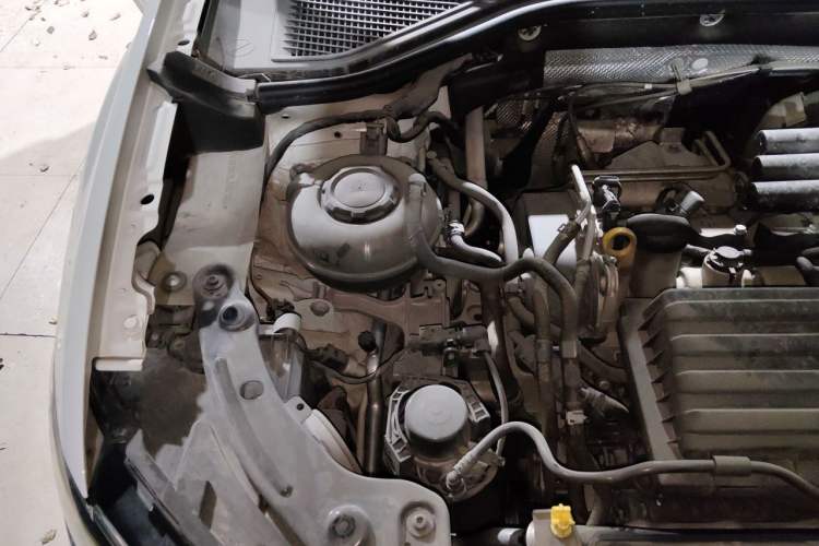 Used Volkswagen T-ROC 2021 280TSI DSG Two-Wheel Drive Comfort Connect Edition Engine Bay Right