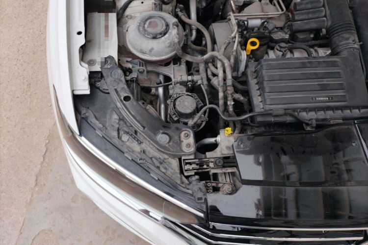 Used Volkswagen T-ROC 2021 280TSI DSG Two-Wheel Drive Elite Connect Edition Engine Bay Right