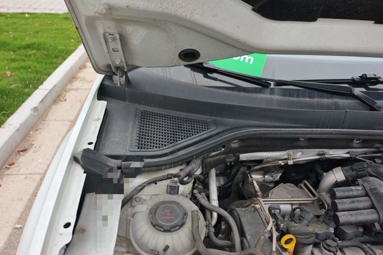 Used Volkswagen T-ROC 2021 280TSI DSG Two-Wheel Drive Comfort Connect Edition Engine Bay Right