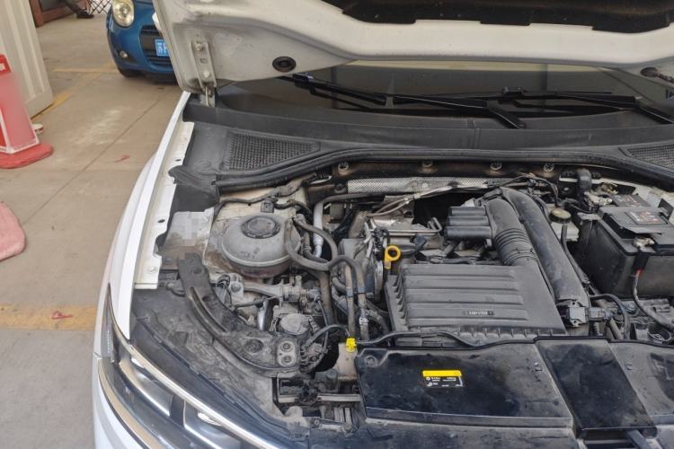 Used Volkswagen T-ROC 2021 280TSI DSG Two-Wheel Drive Comfort Connect Edition Engine Bay Right