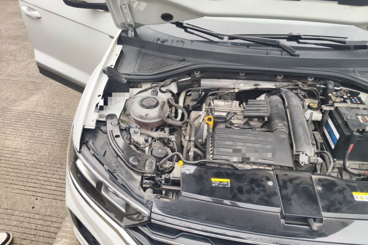 Used Volkswagen T-ROC 2021 280TSI DSG Two-Wheel Drive Comfort Connect Edition Engine Bay Right