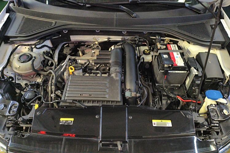Used Volkswagen T-ROC 2021 280TSI DSG Two-Wheel Drive Elite Connect Edition Engine Bay