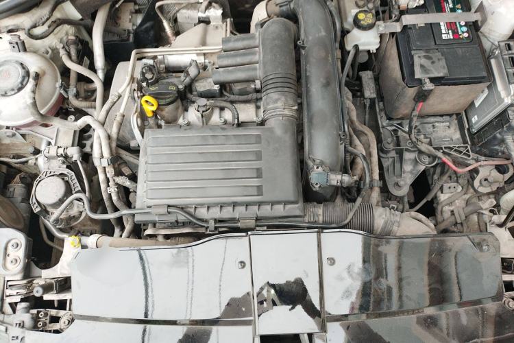 Used Volkswagen T-ROC 2021 280TSI DSG Two-Wheel Drive Elite Connect Edition Engine Bay