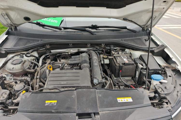 Used Volkswagen T-ROC 2021 280TSI DSG Two-Wheel Drive Comfort Connect Edition Engine Bay