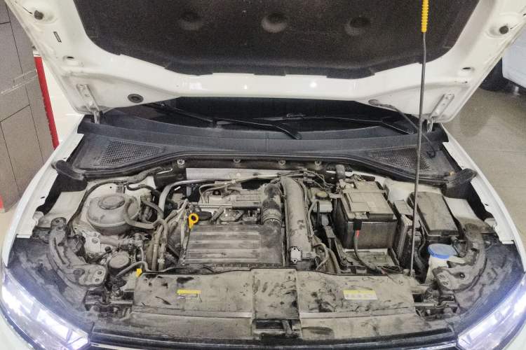 Used Volkswagen T-ROC 2021 280TSI DSG Two-Wheel Drive Elite Connect Edition Engine Bay