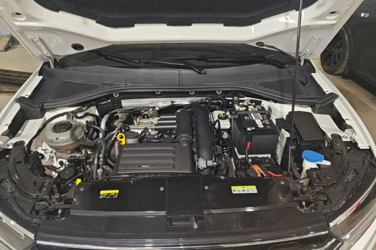 Used Volkswagen T-ROC 2021 280TSI DSG Two-Wheel Drive Comfort Connect Edition Engine Bay