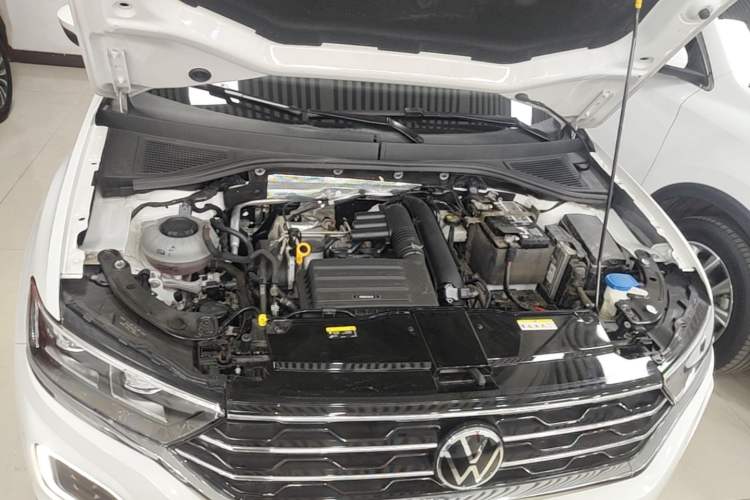 Used Volkswagen T-ROC 2021 280TSI DSG Two-Wheel Drive Comfort Connect Edition Engine Bay
