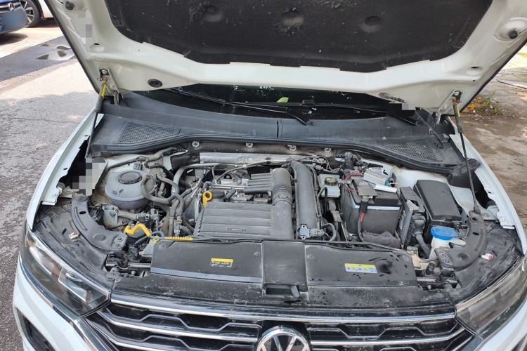 Used Volkswagen T-ROC 2021 280TSI DSG Two-Wheel Drive Elite Connect Edition Engine Bay